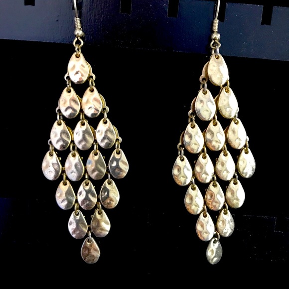 Dangling Earrings - Picture 2 of 3